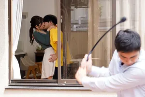 Buồn vì Chồng yêu vụng trộm, Người vợ cuốn vào chuyện tình với bạn học của con trai