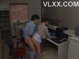 KIR-062 Một cô nhân viên văn phòng trêu chọc sếp và kiểm soát việc xuất tinh của ông ấy