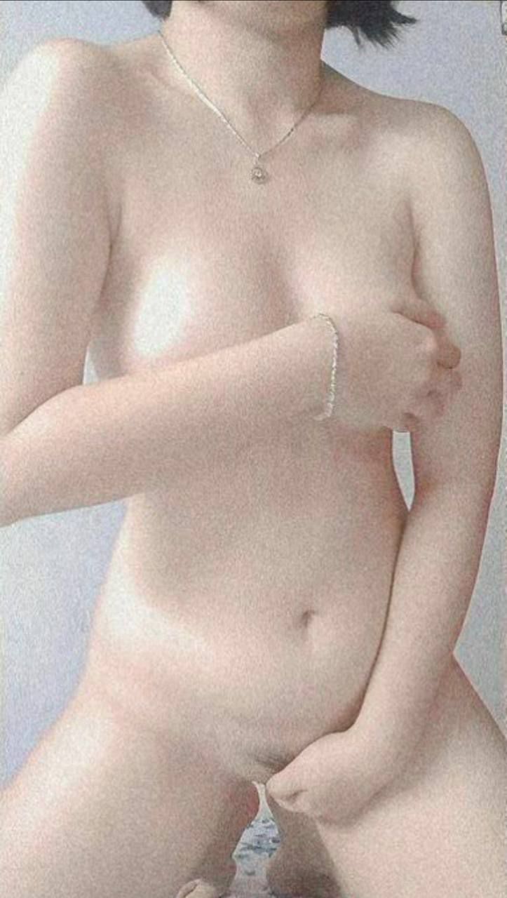 SSNI-368 Yumeno Miyazaki... Yumeno Yumeno bám chặt vào cô gái hư hỏng điên rồ mặc đồng phục của Yumeno.
